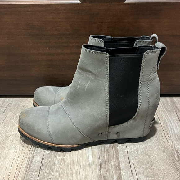 Sorel gray wedge boot- size 10 - Picture 1 of 4